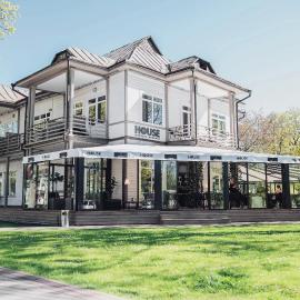 The House โรงแรมในดรูซกินินไก