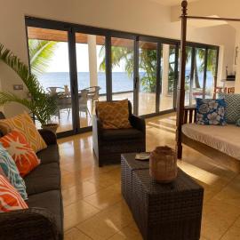 Ocean Breeze Villa, hotel a Tevaitoa