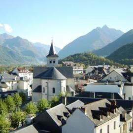 Maison de l'Amitie Argeles Gazost, Luxurious Guest House, hotel in Argelès-Gazost