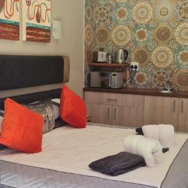 Best overnight modern & private with King size bed
