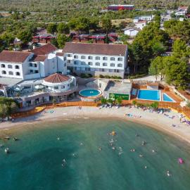 Hotel Miran Pirovac, khách sạn ở Pirovac