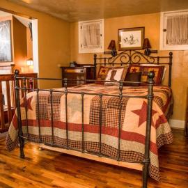 Mummy Mtn Suite 1 Bedroom suite with fireplace and jacuzzi tub