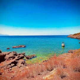 Velonas Beach mpakas country cottage ,Steps to the Sea