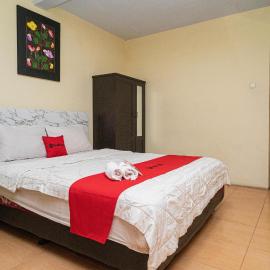 RedDoorz near Cyber Mall