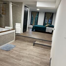 Loft ravissant 45m2 Jacuzzi RVB NIGHT 2 ÉTABLISSEMENT FERMÉ DÉFINITIVEMENT, hótel í Amiens