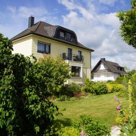 Haus mit Garten (neben National Park Eifel), hotel sa Hürtgenwald