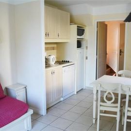Maison en duplex avec terrasse, 6 pers, 3 pièces, à Grospierres, animaux admis, parking inclus - FR-1-382-23