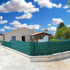 House Peroj 2195