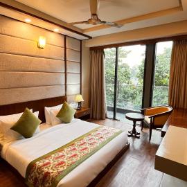 Hotel IP Royal By Qotel - A Luxury Hotel Near Yamuna Sports Complex