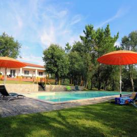 Luxurious Villa in Caldas da Rainha with Swimming Pool