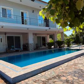 Vieri apartments, hotel v destinaci Lukovë