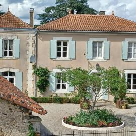 La Grange Terrou, hotell sihtkohas Saint-Germain-de-Confolens