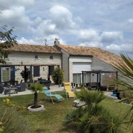 B&B Bel Agave, hotel u gradu 'Saint-Georges-des-Agoûts'