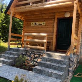 Tilia Cottage Banjska stena, hotel di Mitrovac