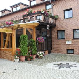 Hotel und Pension Am Burchardikloster, hôtel à Halberstadt