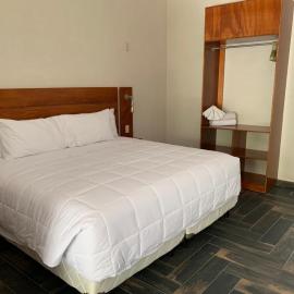 Los Ángeles Hotel, hotel Jalpanban