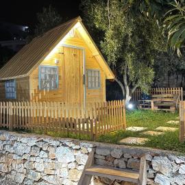 Camping Albania-Secret Village Den, hotel in Sarandë