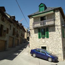 Apartamentos Codallos, hotel in Tramacastilla de Tena