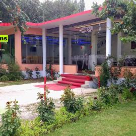 Mount Feast Hotel Skardu, hotel a Tandal