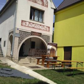 Vojtěch Jestřáb - rodinné vinařství, hotel in Mutěnice