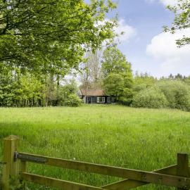 Idyllic house with 360 view of nature and hottub, hotel u gradu 'Dalfsen'