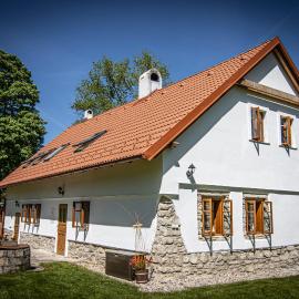 Chalupa Nový Vojířov čp. 27, hotel u gradu Nova Bistrica