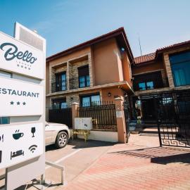 Bello Lounge, hotel a Marghita