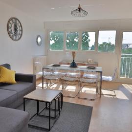 Spacieux appartement avec Balcons, 4 chambres, espace & confort, Centre Gare, Hotel in Rennes