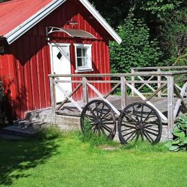 Lillstugan i idyllisk lugn miljö nära Hällungen, Stenungsund, khách sạn ở Ucklum