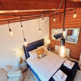 Kaoglen Squirrel Drey-Hot Tub-Pet Friendly-Perth, hotel di Balnald