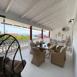 Oasis Grand House-large balcony with sea view, Hotel in Eretria