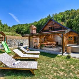 2 Bedroom Pet Friendly Home In Varazdin Breg, hotelli kohteessa Varaždin Breg