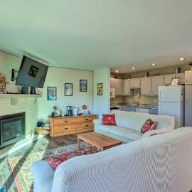 Interlaken Villa: Steps to Lodge Geneva National!, hotel in Lake Geneva