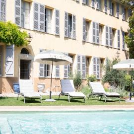 Maison Sumiane - Maison d hotes et locations avec piscine, хотел в Бриньол