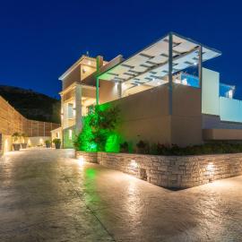 Romanza II Luxury Villa, hotel in Kalamaki