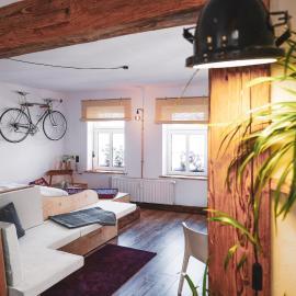 Studio Apartment zur alten Post, 48qm Individualapartment mit Blick über Zittaus Altstadt, Ferienwohnung im Altstadtkern umrandet vom Zittauer Gebirge, Hotel in Zittau