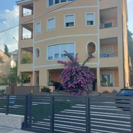 Residence Gordana، فندق في سيلتسي