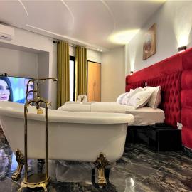 Hôtel Vendôme Douala، فندق في دوالا