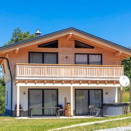 Chalet Arber in St Englmar with its own HotTube, hotel a Sankt Englmar
