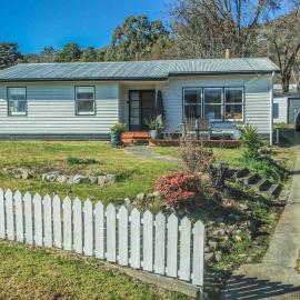 Mount Beauty 3BR Home