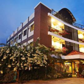 RedDoorz Plus @ Conclave Hotel Davao City