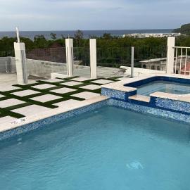 Luxury 2 Bedroom Rooftop pool View unit #3 – hotel w mieście Falmouth