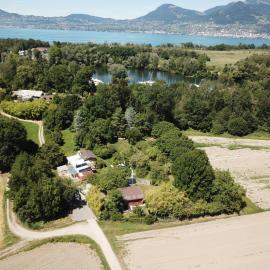 Rhône Cottage 4, villa, jardin, vélos, balançoires, jeux, 200m étang Vieux Rhône, hotel a Noville