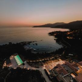 Diapori Suites Hotel, хотел в Кардамили