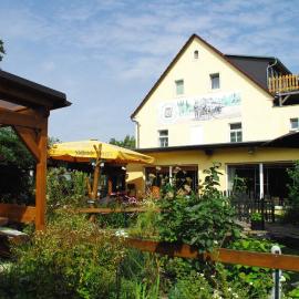 Landhotel Heidekrug, מלון בDohma