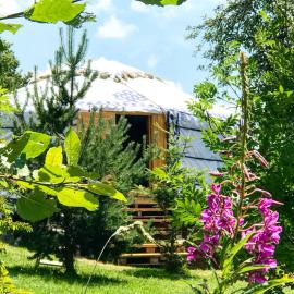 Eco Yourte Les Airelles, hotel u gradu 'Saint-Anthème'
