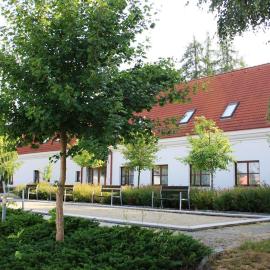 Depandance - vedlejší budova u Zámku Třešť, hotel u gradu Trešt