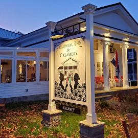 The Colonial Inn & Creamery, hotel a Watkins Glen