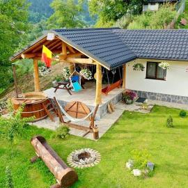 Casa Axa, hotel di Pîrîu Cîrjei