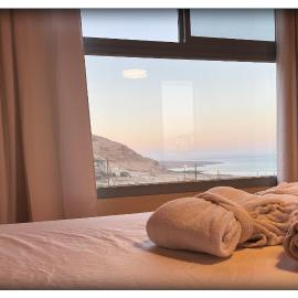 Dead Sea Rooftop - גג ים המלח, hotel Ovnat városában